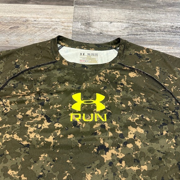 Under Armour Run Camo Mens 2XL Loose Heat Gear Camouflage Training Running Tee - Picture 1 of 10